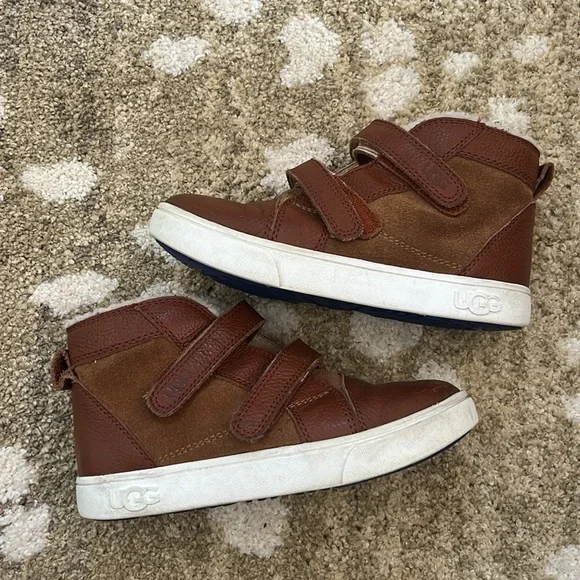 Boys UGG boots size 12 - Picture 2 of 9